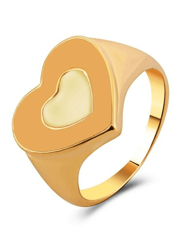 Bague En Or Jaune Moderne À Motif Cœur, Symbole Damour Et Délégance.