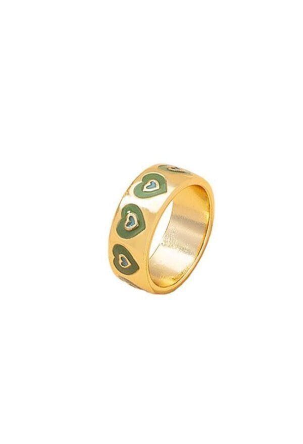 Bague En Or Avec Motifs En Cœur Verts, Élégante Et Contemporaine Pour Toutes Occasions.