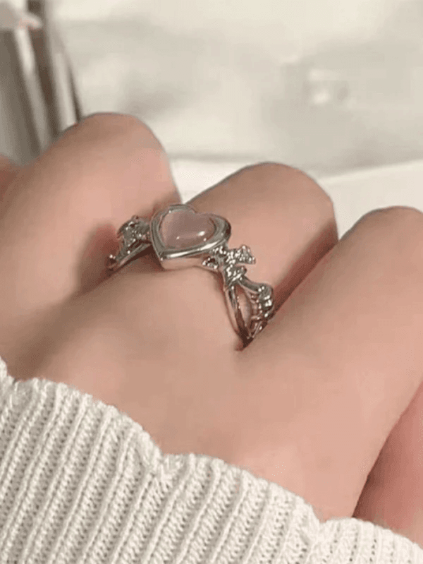 Bague Argent Élégante Avec Pierre Cœur Rose, Bijou Romantique Et Sophistiqué.