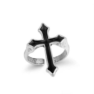 Bague En Argent Avec Croix Moderne Et Inlay Noir, Un Accessoire Tendance Et Symbolique.