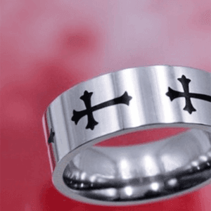 Bague Moderne En Argent Avec Croix, Style Y2K, Élégance Et Audace Contemporaine.