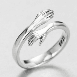 Bague Argent Artistique Illustrant Deux Mains, Symbole Damour Et De Connexion.