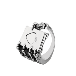 Bague Sculpturale En Argent Avec Design Abstrait, Parfaite Pour Un Style Unique Et Contemporain.