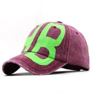 Casquette Vintage Violette Avec Numéro 28 Vert, Style Décontracté Et Tendance.