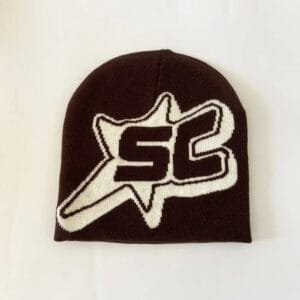 Bonnet Marron Trendy Avec Étoile Sc, Idéal Pour L’hiver Et Les Activités En Extérieur.
