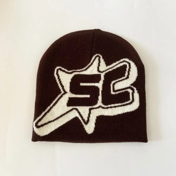 Bonnet Marron Trendy Avec Étoile Sc, Idéal Pour L’hiver Et Les Activités En Extérieur.