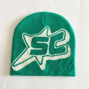 Bonnet Teal Sc Avec Design Dynamique Et Éclat, Parfait Pour Un Style Décontracté Et Manteau.