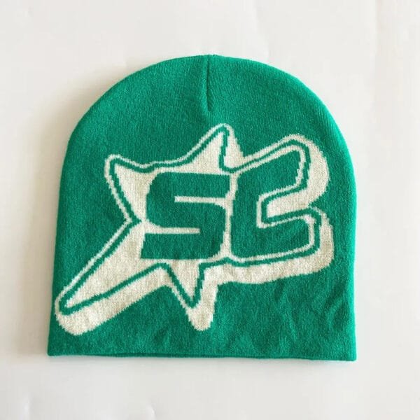Bonnet Teal Sc Avec Design Dynamique Et Éclat, Parfait Pour Un Style Décontracté Et Manteau.