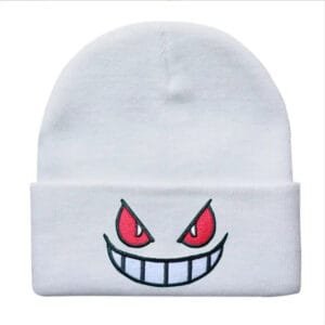 Bonnet blanc amusant avec visage cartoon, accessoire tendance pour lhiver.