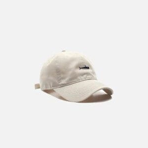 Casquette Beige Élégante Avec Écusson Baleine, Parfaite Pour Un Look Décontracté Chic.