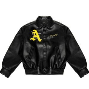 Veste en cuir noir avec logo A jaune, style moderne et tendance.