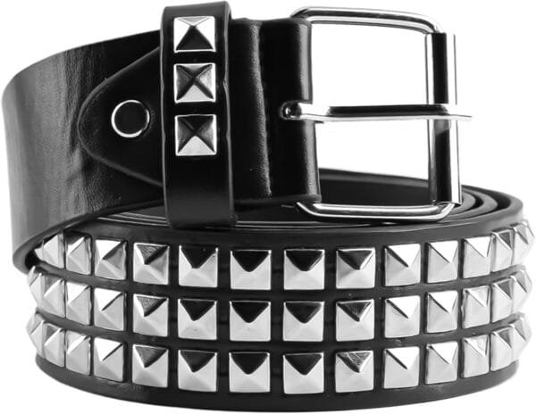 Ceinture Noire À Studs Pyramidaux, Chic Et Audacieuse Pour Un Style Alternatif.