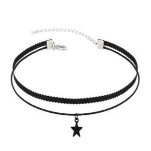 Choker Noir À Double Couche Avec Étoile, Alliant Style Minimaliste Et Élégance.