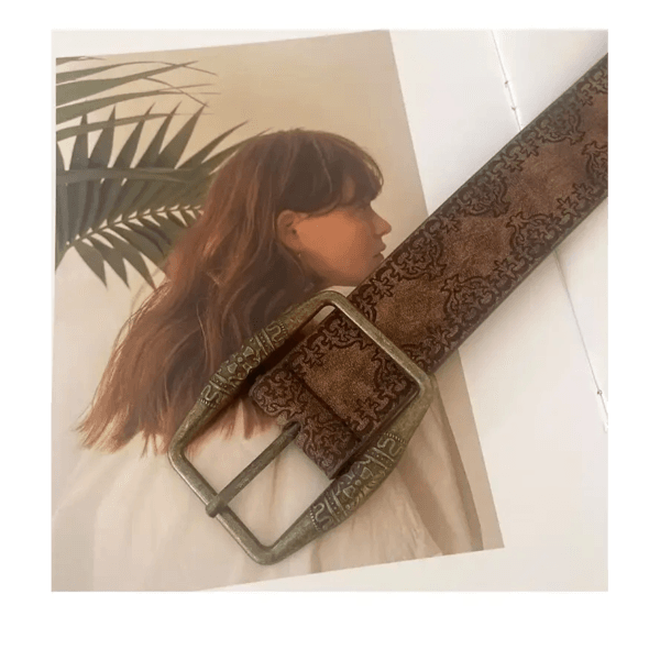 Ceinture Brune Bohème : Accessoire Chic Pour Un Look Naturel Et Épuré.