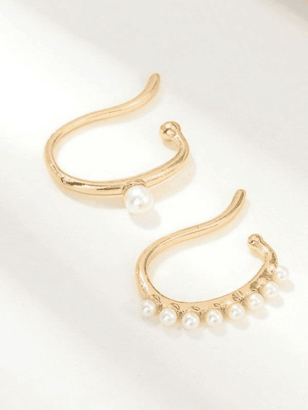 Boucles Doreilles En Or Et Perles, Design Moderne Et Intemporel, Élégance Raffinée.