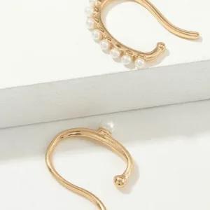 Boucles Doreilles En Or Avec Perles, Alliant Élégance Et Modernité Pour Toutes Occasions.