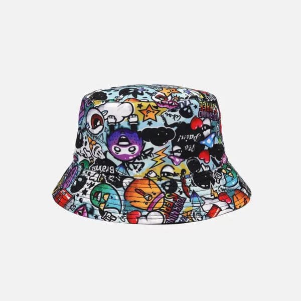 Chapeau Bob Noir Aux Graphismes Colorés Y2K, Alliant Créativité Et Style Urbain.