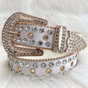 Ceinture blanche élégante ornée de rhinestones, parfaite pour sublimer vos tenues.