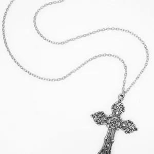 Collier En Argent Avec Croix Ornée, Alliant Élégance, Foi Et Style Contemporain.