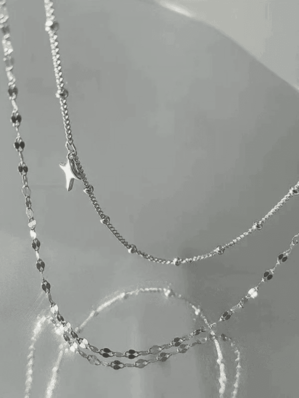 Chaînes En Argent Raffinées Avec Pendentif Étoile, Élégance Intemporelle Pour Toutes Occasions.