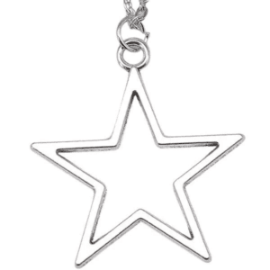 Collier étoile en argent minimaliste, élégant et symbolique, parfait pour toutes les occasions.