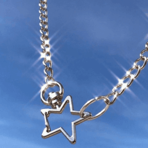 Collier Élégant En Argent Avec Charm Étoile, Idéal Pour Un Style Moderne Et Raffiné.