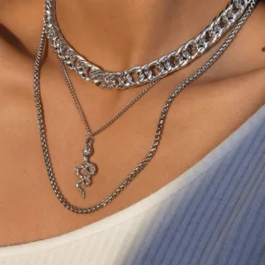 Élégant Collier Serpent Multicouche En Argent, Parfait Pour Un Style Streetwear Tendance.