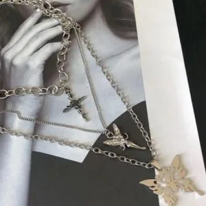 Colliers En Argent Raffinés Avec Pendentif Papillon, Unissant Élégance Et Féminité.