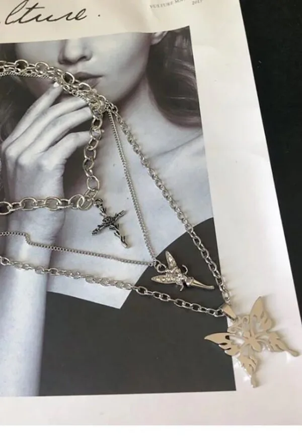 Colliers En Argent Raffinés Avec Pendentif Papillon, Unissant Élégance Et Féminité.