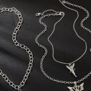 Trois Colliers En Argent Élégants, Alliant Audace, Délicatesse Et Style Y2K.