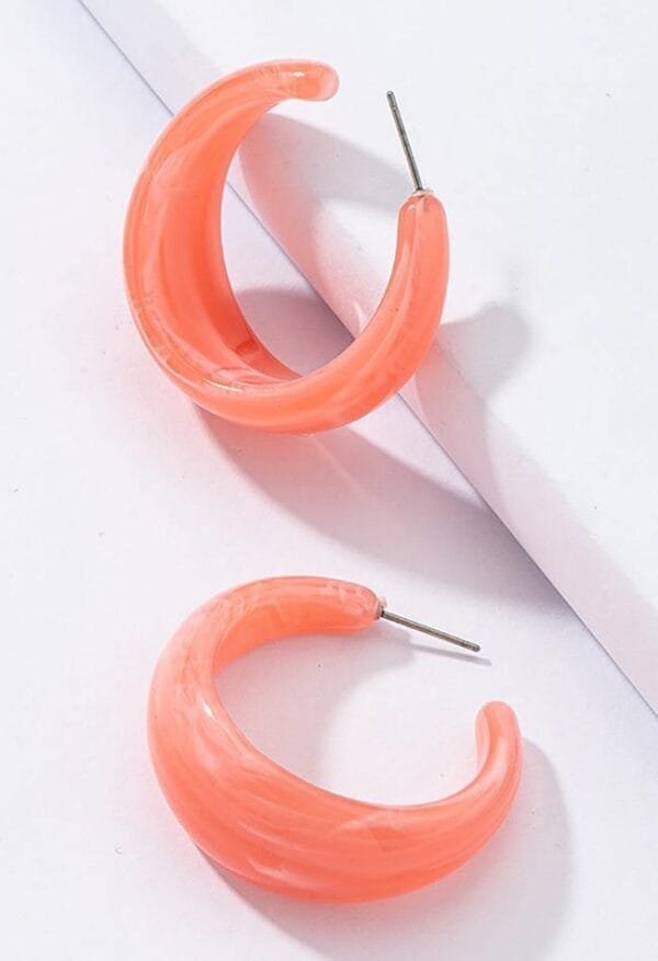 Boucles Doreilles Croissantes En Corail, Tendance Moderne, Élégantes Et Polyvalentes.