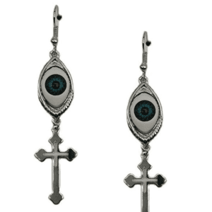 Boucles Doreilles Argentées Avec Motifs Œil Et Croix, Alliant Modernité Et Symbolisme.