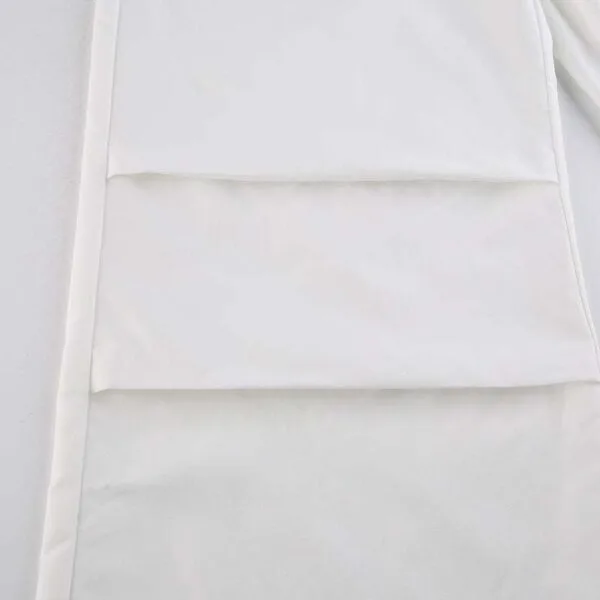 Tissu Blanc Minimaliste Élégant, Parfait Pour Un Style Moderne Et Polyvalent.