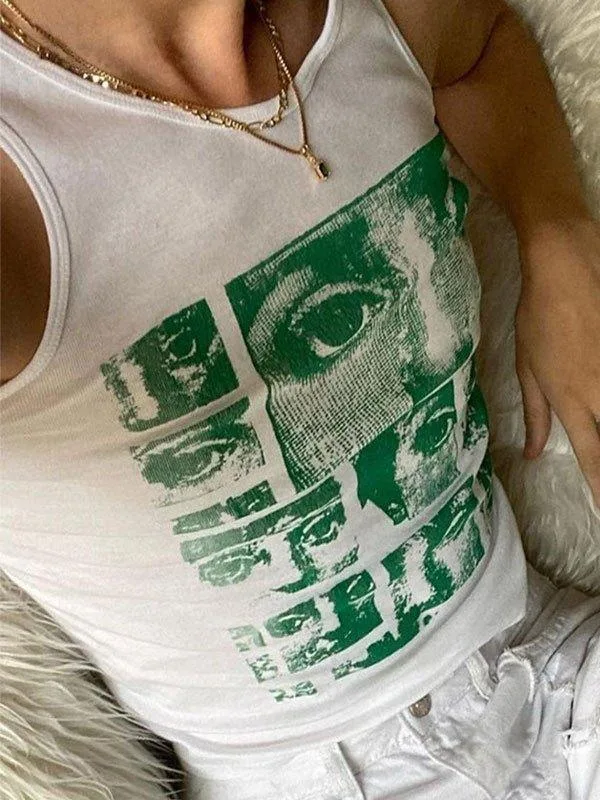 Décontracté Et Artistique : Tank Top Blanc Avec Motif Dyeux Colorés.
