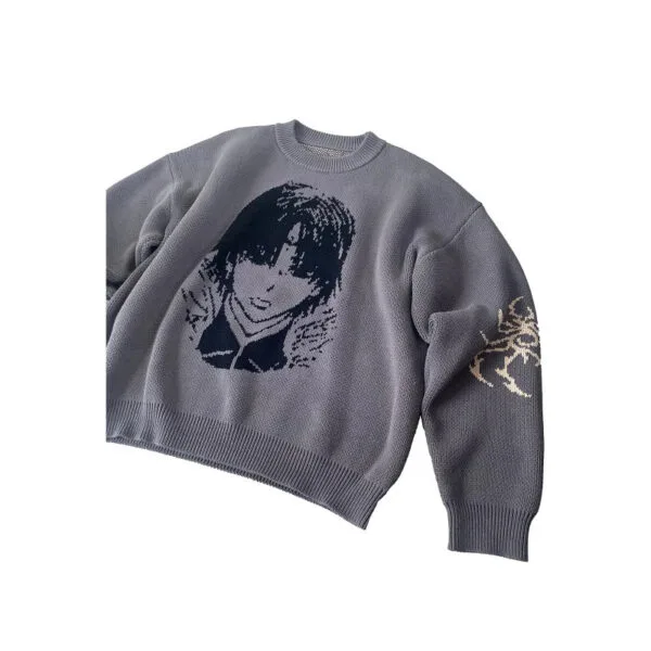 Sweater Gris Au Design Unique, Parfait Pour Un Look Décontracté Et Artistique.
