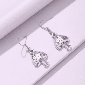 Boucles doreilles en argent inspirées des champignons, élégantes et ludiques pour toutes occasions.