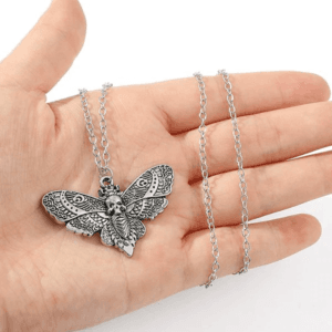 Collier En Argent Design Unique : Pendentif Papillon Avec Crâne, Alliant Élégance Et Originalité.