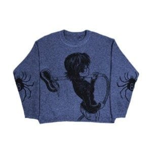 Pull surdimensionné bleu avec illustration artistique et motifs daraignées, style Y2K.