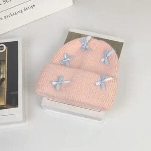 Bonnet Rose À Nœuds Bleus, Accessoire Tendance Et Amusant Pour Lhiver.