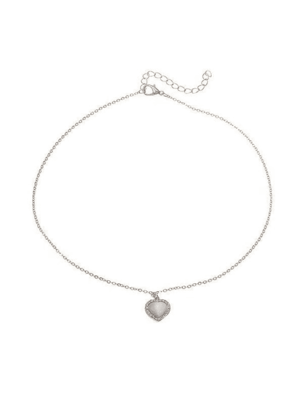 Collier Argent Minimaliste Avec Pendentif En Cœur, Élégant Et Idéal Pour Toutes Occasions.