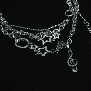 Collier En Argent À Plusieurs Couches Avec Charms Étoiles Et Note Musicale.