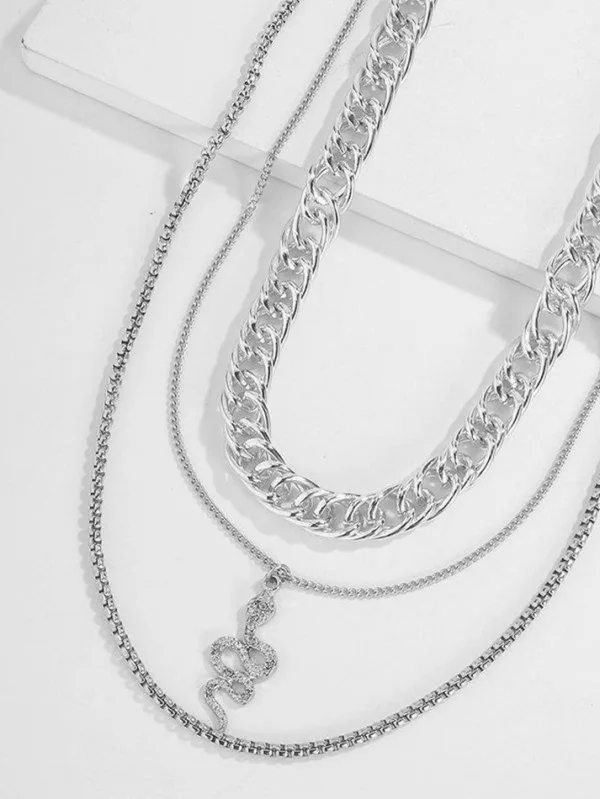 Colliers En Argent Élégants Avec Charme Snake, Parfaits Pour Toutes Les Occasions.