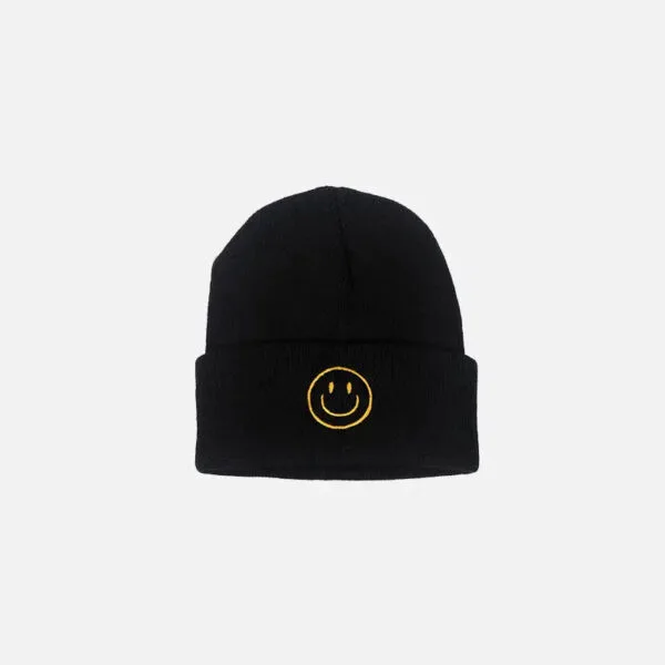Beanie Noir Avec Smiley : Alliez Confort Et Bonne Humeur Cet Hiver.