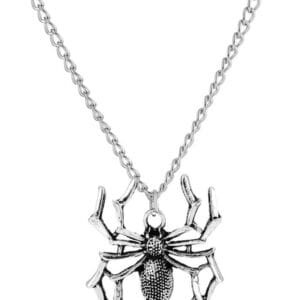 Collier Argent Élégant Avec Pendentif Araignée, Parfait Pour Un Style Gothique Unique.