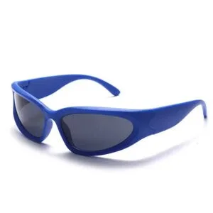 Lunettes De Soleil Bleues Sportives Idéales Pour Vos Activités Estivales En Plein Air.