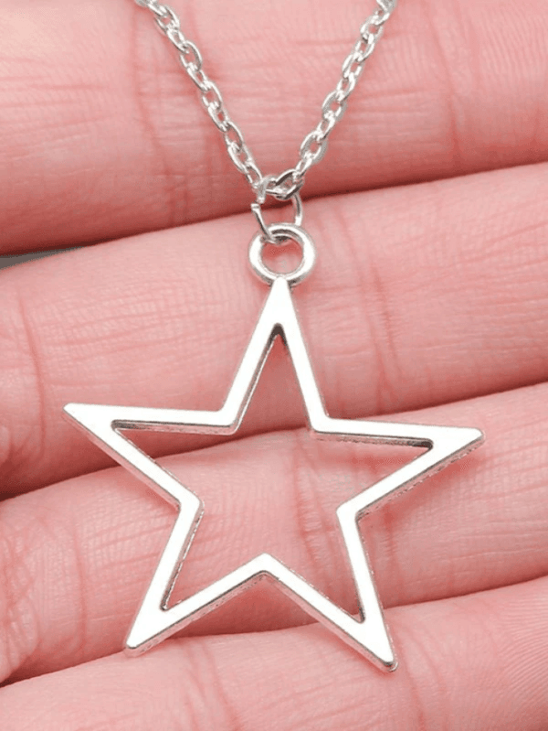 Pendentif Étoile En Argent, Élégant Et Minimaliste, Parfait Pour Toutes Les Occasions.