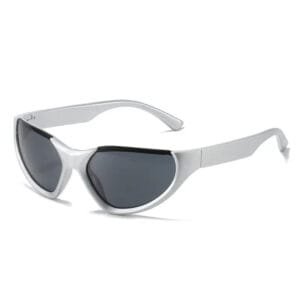 Lunettes De Soleil Blanches Modernes Avec Verres Gris, Alliant Style Et Protection Uv.