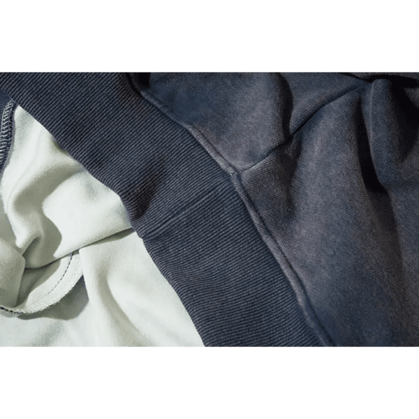 Sweatshirts Vintage Navy Et Crème, Confortables Et Élégants, Parfaits Pour Un Style Décontracté.