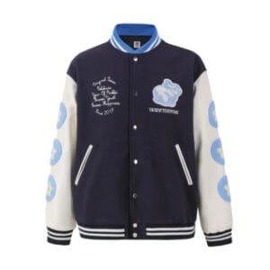 Veste Varsity Marine Et Crème Avec Broderie Ours Pour Un Style Casual Et Tendance.