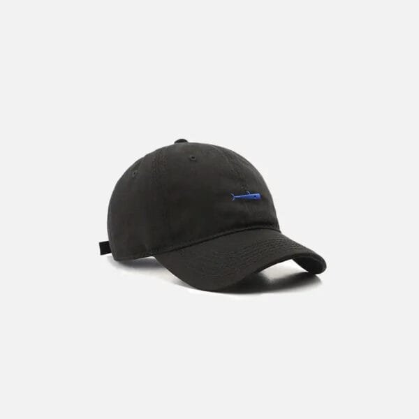 Casquette Noire Élégante Avec Logo Bleu, Ajustable Pour Un Style Moderne Et Décontracté.